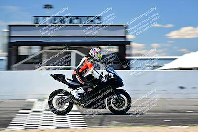 media/Mar-25-2024-Moto Forza (Mon) [[8d4319bd68]]/4-Novice Group/Session 4 Front Straight Speed Pans/
